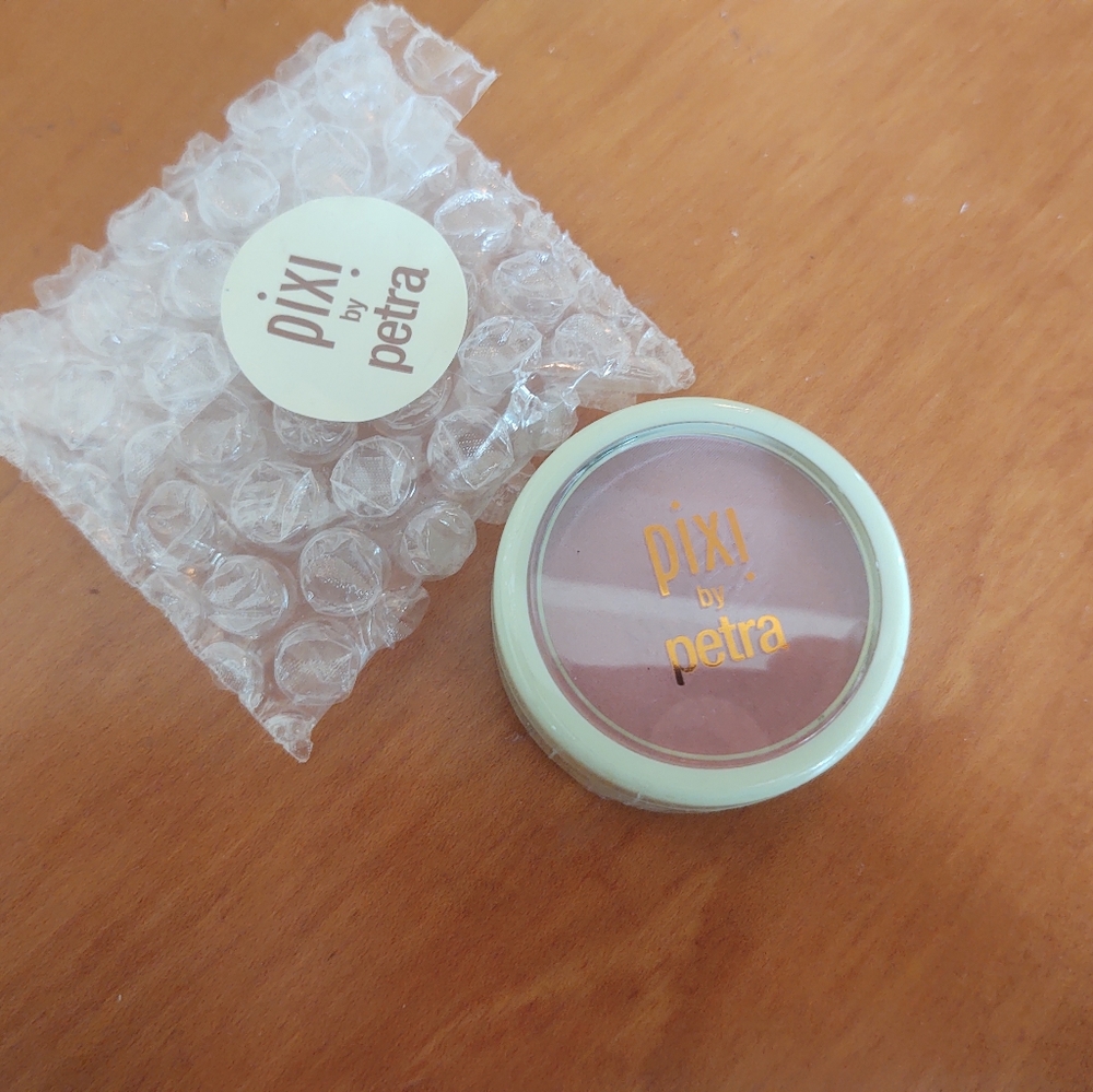 Pixie by Petra Blush in Whisper pink